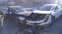 Trafik Kazası Açıklaması 2 Yaralı