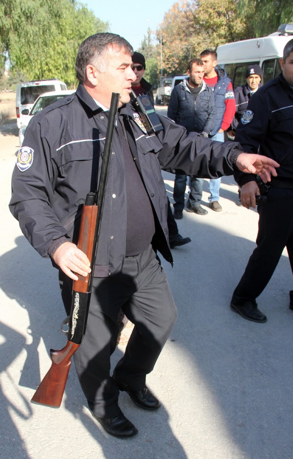 Lisede pompalı tüfekle kavga: 4 Yaralı