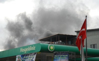 Bayrampaşa'da Benzin İstasyonu Yanında Yangın