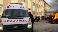 YANGIN TATBİKATI - Erciş Devlet Hastanesi'nde Deprem Ve Yangın Tatbikatı