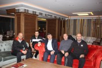 TRABZON VALİSİ - Trabzon Valisi Öz, Sivas Belediyespor Kampını Ziyaret Etti