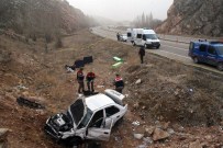İHSAN KıLıÇ - Yozgat'ta Otomobil Şarampole Uçtu Açıklaması 2 Ölü