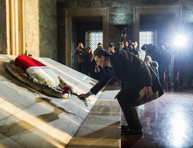 Anıtkabir'de dua eden Aziz Sancar'a çirkin hakaretler