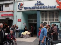 TAPU KADASTRO - Ayağa Kalkamayan Adamı Kamyon Kasasında Getirttiler