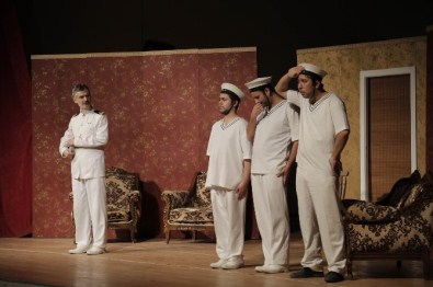 'Bahriyeli Yarim Var' İlçeler Turnesine Devam Ediyor