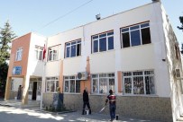 KARAYAKUP - Erdemli Belediyesi Okulları Boyamaya Devam Ediyor