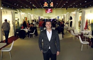 Ruslar Fashıon Show'a Katılmak İçin 4 Uçak Değiştirmek Zorunda Kaldı