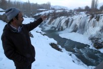 KAR ÖRTÜSÜ - Şelale Dondu Ortaya Kartpostallık Manzara Çıktı