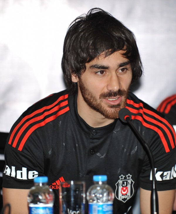 Veli Formasına Kavuşuyor