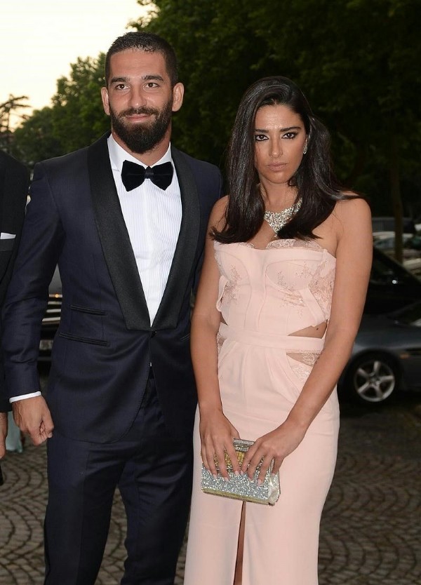 Aslıhan Doğan, Arda Turan'a olan aşkını böyle gösterdi