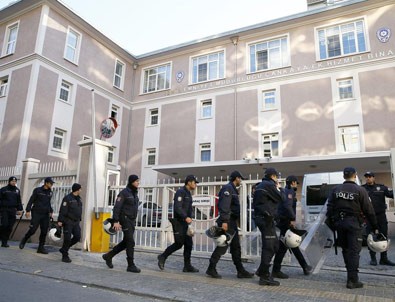 İzmir'de 'paralel yapı' operasyonu