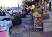 OSMAN AK - Kahta İlçesinde Kaldırım İşgaline Tepki