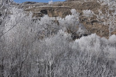 Kars'ta Kış Ve Sonbahar Bir Arada Yaşanıyor