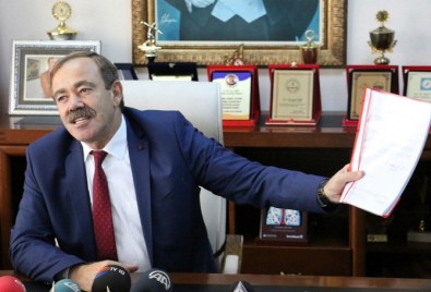 Mersin'de belediyeye operasyon