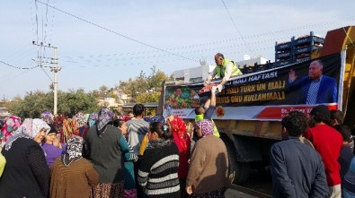 Osmaniye'de Rusya'yı Protesto İçin 20 Ton Sebze Meyve Dağıtıldı