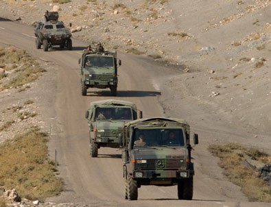 Van'da askeri araç devrildi: 7 asker yaralı