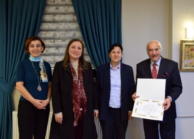 Emekli Olan Öğretim Üyelerine Veda Yemeği