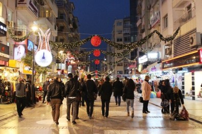 İzmir'de Yılbaşı Hareketliliği