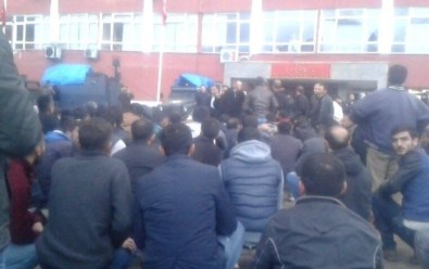 Çukurca Esnafından Oturma Eylemi