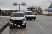 Eskişehir'de Trafik Kazası Açıklaması 2 Yaralı