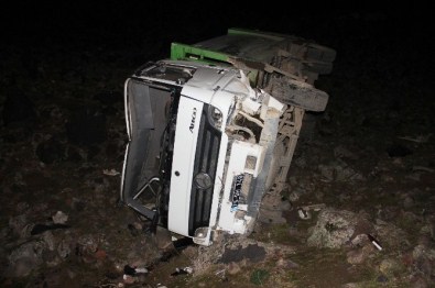 Iğdır'da Belediye Çöp Kamyonu Kaza Yaptı Açıklaması 1 Ölü 2 Yaralı