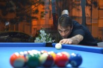 1 Metrelik Boyuyla Profesyonel Bilardoculara Taş Çıkartıyor