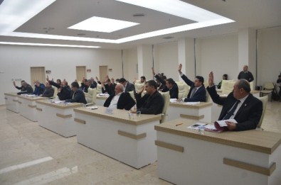 Partisinden İstifa Eden Belediye Meclis Üyesine Ayrı Masa