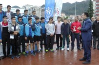 KUPA TÖRENİ - Rize'de Yıldız Ve Gençler Atletizm İl Birinciliği Sona Erdi