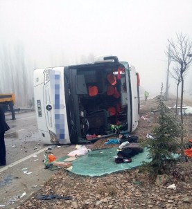 Afyonkarahisar'da Yolcu Otobüsü Devrildi Açıklaması 2 Ölü, 23 Yaralı