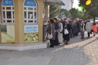 HALK EKMEK - Aydın'da Ekmek Kuyruğu Manzaraları