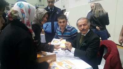 Bayrampaşa Belediyesi'nden 2 Bin 925 Öğrenciye Burs Desteği