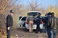 ŞÜPHELİ ARAÇ - Polisten Kaçan Şüpheli Araç Terk Edilmiş Olarak Bulundu