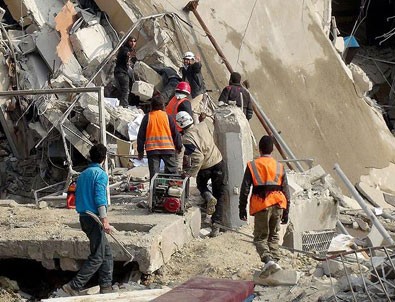 Rus Jetleri İdlib'de Mahkemeyi Vurdu