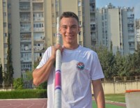 ASLI ÇAKIR ALPTEKİN - Adanalı Atletten Rekor