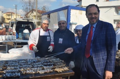 Başiskele'de Yenilenen Sokaklar Hamsi İkramı İle Açıldı