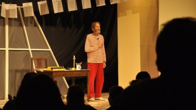 Ferhangi Şeyler Oyunu 1998. Kez Bandırma'da Sahnelendi