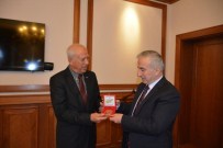 EMEKLİ ALBAY - Kıbrıs Tmt Mücahitler Derneği Genel Başkanı Bora, Vali Kamçı'yı Ziyaret Etti
