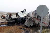 BAHATTIN KAYA - Kırıkkale'de İki Ayrı Trafik Kazası Açıklaması 3 Ölü, 17 Yaralı