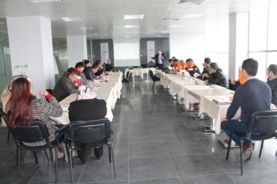 Niğde'de Telsiz Eğitimi Verildi