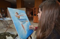 EBRU SANATı - Yüksekovalı Gençler Hem Sanat Öğreniyor Hem De Sınavlara Hazırlanıyor