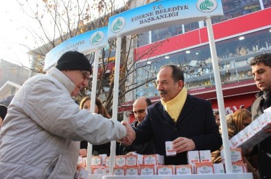 Edirne Belediyesi'nden Vatandaşlar Kandil Simidi İkramı
