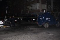 Gaziosmanpaşa'da Hücre Evine Yapılan Operasyonda Çatışma Çıktı Açıklaması 2 Terörist Ölü, 4 Polis Yaralı