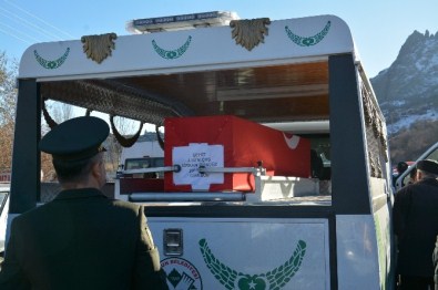Şehit Uzman Çavuşun Cenazesi Memleketi Giresun'a Getirildi