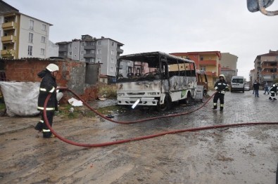 Servis Aracı Kül Oldu