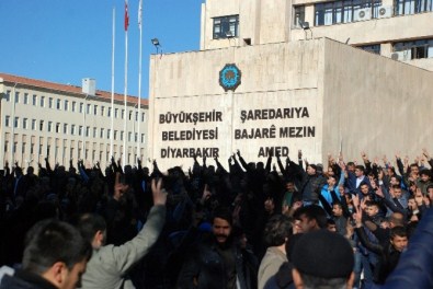 Sur'a Yürümek İsteyen Gruba Polis İzin Vermedi