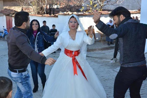 Suriyeli Gelin Takılarla Kaçtı
