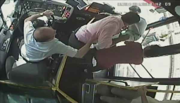 AKBİL Tartışması Otobüsü Böyle Karıştırdı