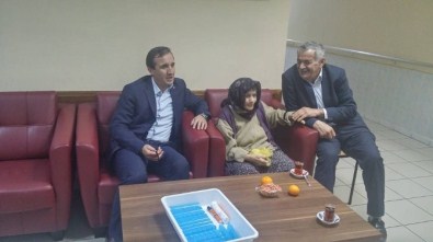Başkan Uçar, Evi Yanan Şehit Annesi Zefure Bakırcı'yı Huzurevinde Ziyaret Etti