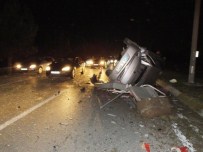 Devrilen Otomobilden Burnu Bile Kanamadan Çıktılar