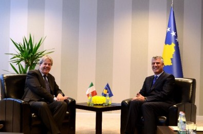 İtalya Dışişleri Bakanı Gentiloni Kosova'da